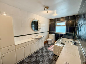 Photo 7- click for photo gallery